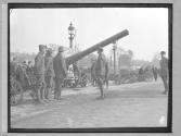 [Soldiers, Canons]