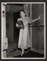[Anne Baxter]
