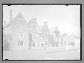 Lyon Arms Broadway