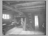 Hathaway Cottage Towards Fireplace
