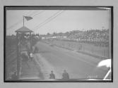 [auto race start-finish line]