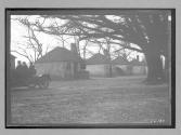 [auto and little cabins]