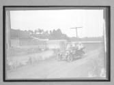 [auto tour by river "Pilot Reo"]