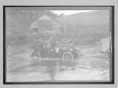 [auto stuck in river "Pilot"]
