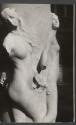 Au pied de la statue 2 d'Armaud Silvestre Antonin Mercier (1905) Jardin du Grand Palais (cote seine)