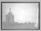 [monument]