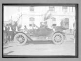 [auto tourists in town "#40"]