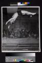 [Diving (photograph taken with electronic flash)]