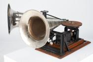 Elgéphone projector and grammophone