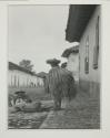 [Mexican street scene]
