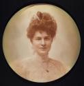 [Woman with gibson hairstyle and lace collar]