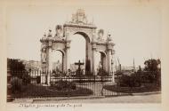 Fontaine près du port