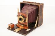 Folding plate camera