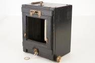 Sliding box wet plate camera