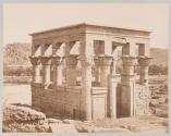 Ile de Phylae. Temple Hypéthre. Cote S.O.