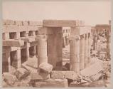 Karnak. Grand Temple. Colonnade de la Salle des enceintes.