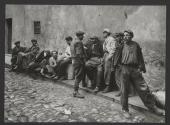 Workers Waiting, Istanbul