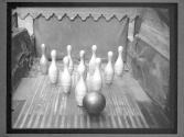 [Girls Bowling]