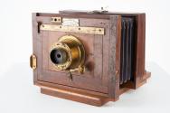 Folding view camera