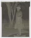 [Negro - full length [statue]]