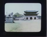 [Haetae and one of the city gates in Seoul]