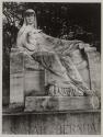 Sarah Bernhardt (en Phodre [?]) Francois Sicard (1926) Place Malesherbes
