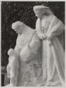 Monument a Madame Boucicaut