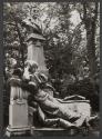 Monument à Guy de Maupassant, Raoul Verlet (1897), pare Monceau