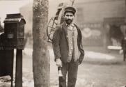 [Scissor grinder, Halsted Street, Chicago]